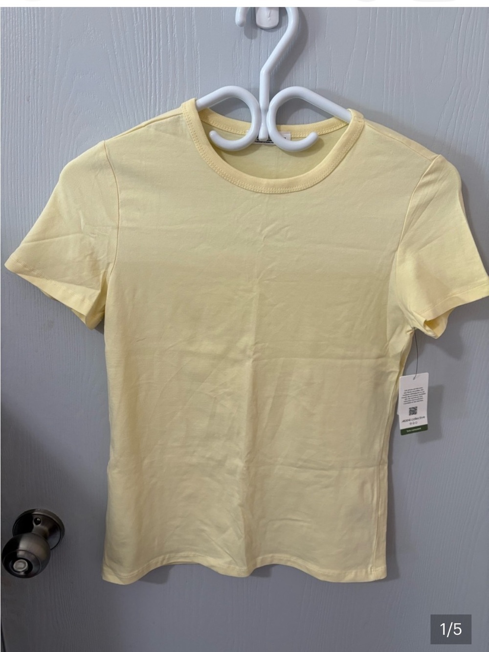 3 for $14 Nwt Ardene Short Sleeve Crewneck Tee in Light Yellow size medium